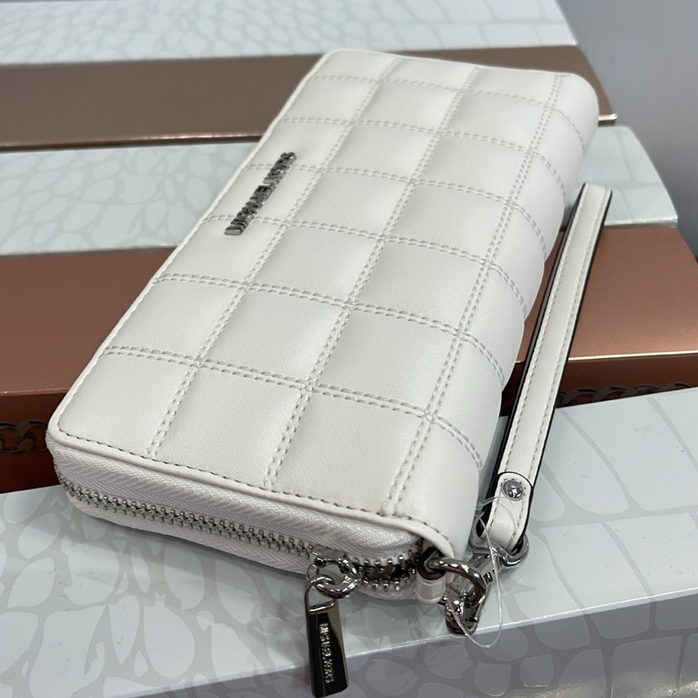 MICHAEL KORS
Continental Wristlet Phone Case Wallet
Optic White
NWT - Picture 7 of 16